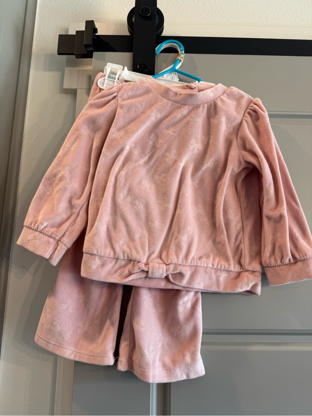 Kids Plush Long Sleeve Pajama Set - Pink Velour Bow print
